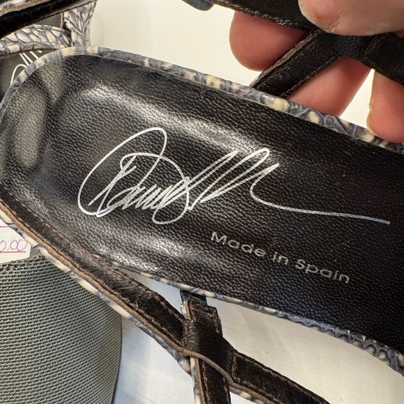 Donald Pliner luxury brand Stylish Gray Sandals size 7.5 - Picture 2 of 6